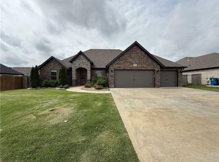 3003 Hazelnut Ave, Bentonville, AR 72713