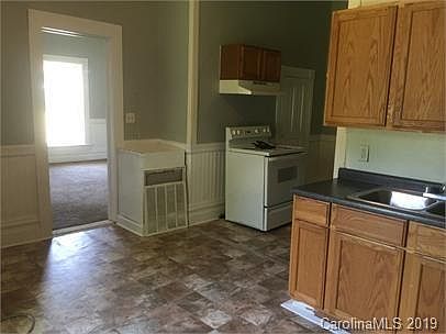 2nd image of 952 Connor St