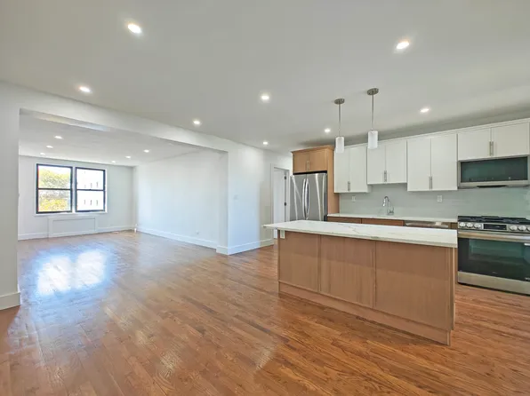 2781 Ocean Avenue image 1 of 11