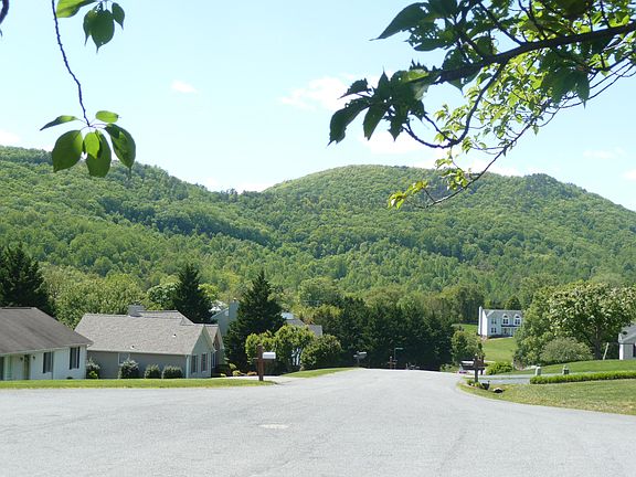 3rd image of 2 Wentworth Ln