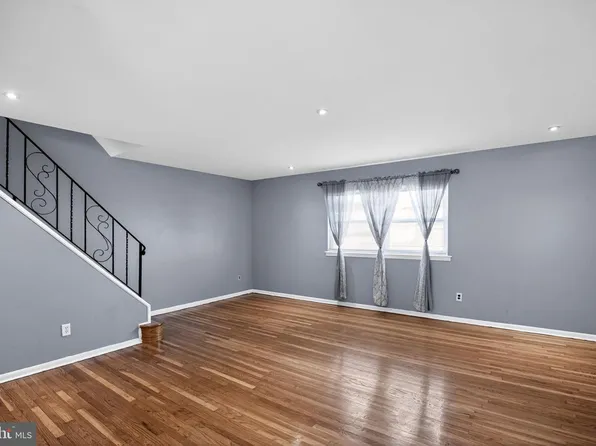 9860 Bonner St, Philadelphia, PA 19115