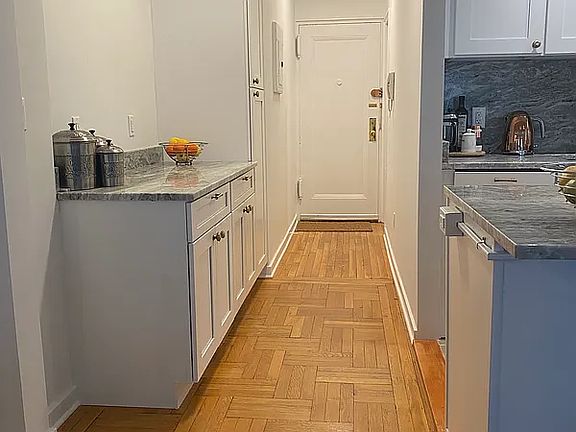 3rd image of 155 W 71st St APT 4H