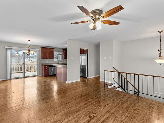 5th image of 2732 Beverly Dr