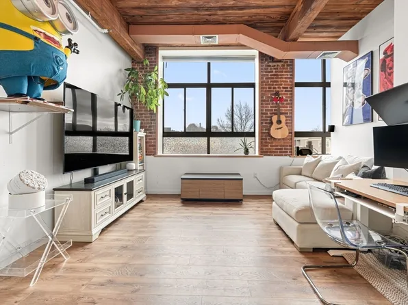 10 Linwood St APT 214, Malden, MA 02148