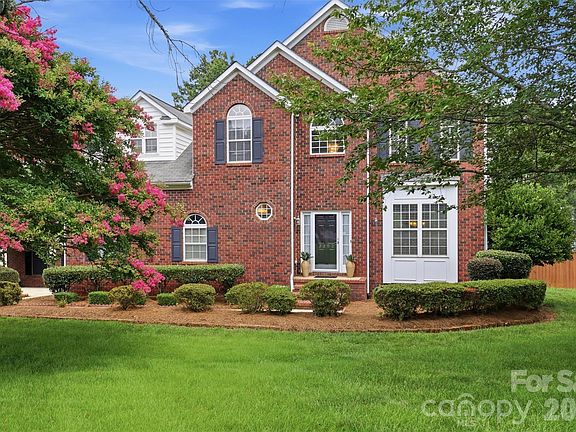 4th image of 3302 Sherborne Dr
