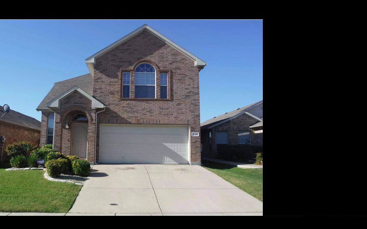 4 bed, 2.5 bath, 2289 sqft, $2,290 — Photo 1
