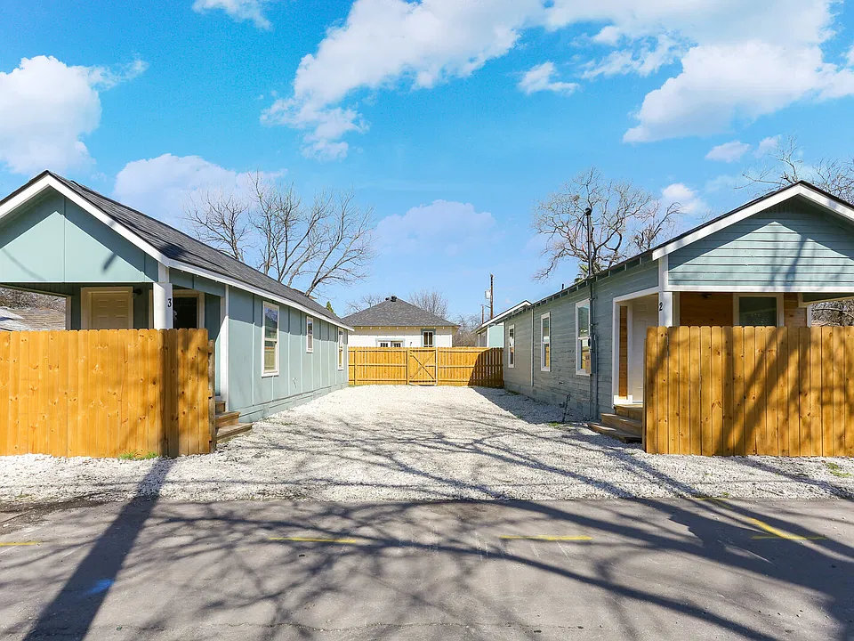 139 Monclova St