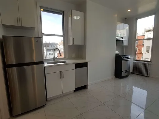 Rented by Compass | media 18