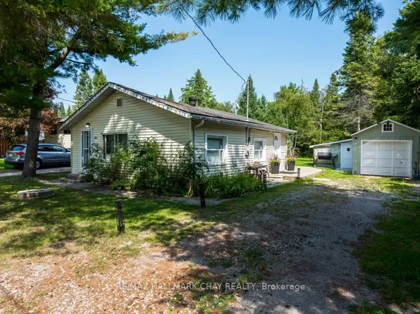 3195 Cowan Ave, Innisfil, ON L9S 2K2