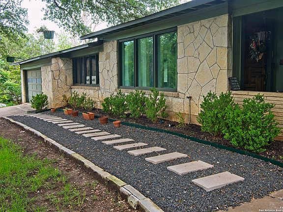 4th image of 136 SEFORD DR