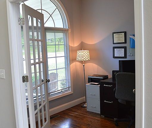 3rd image of 573 E Lake Dr
