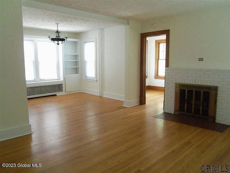 2nd image of 31 Euclid Avenue