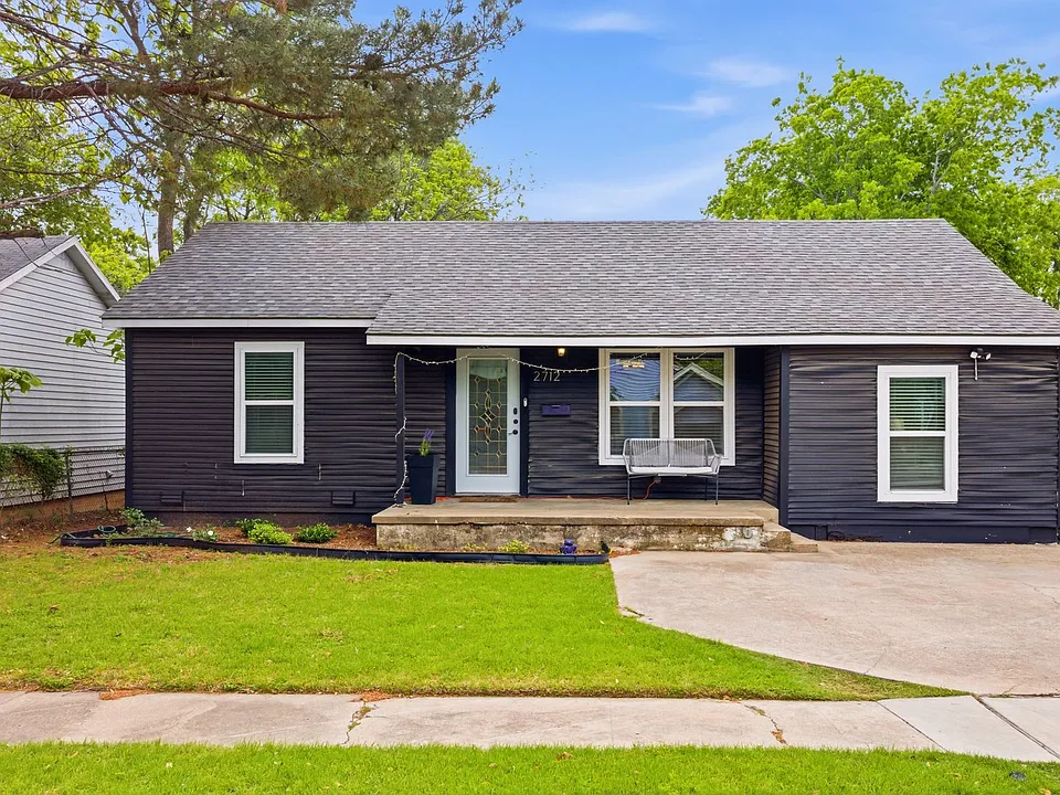 2712 Frazier Ave