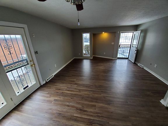 4th image of 2036 Jewett Dr