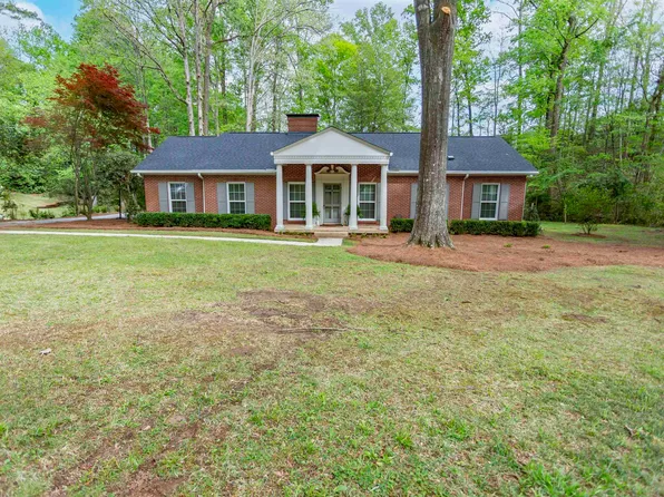 3713 Wimbleton Dr, Mountain Brook, AL 35223