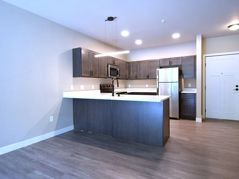 Beaverbrook Apartments — Photo 16