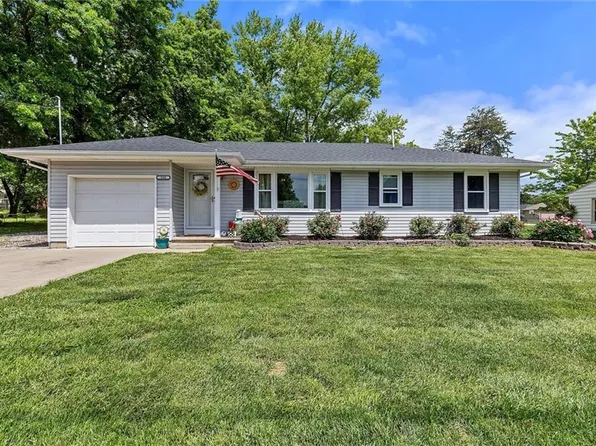 306 Crestview Dr, Richmond, MO 64085
