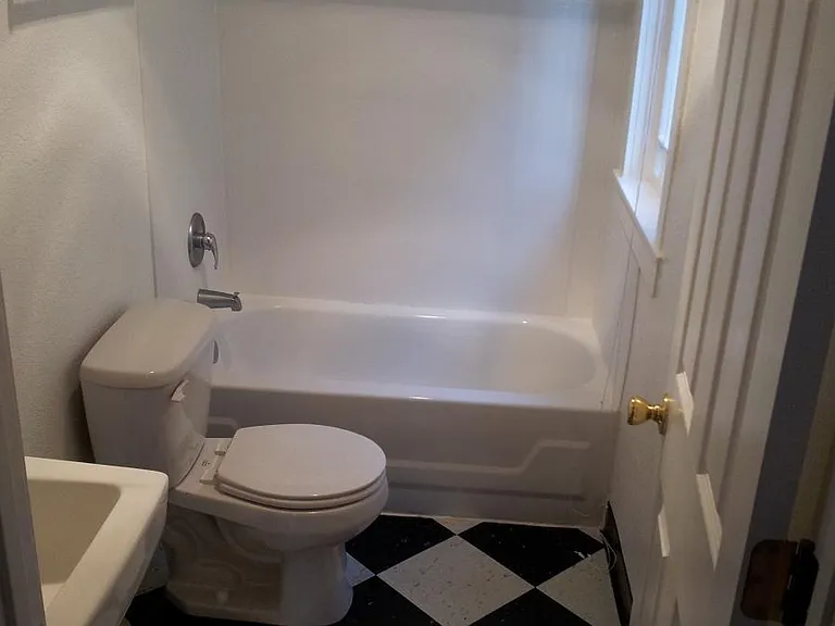 2241 NW Hoyt St #109 — Photo 16