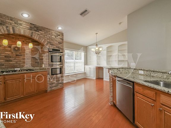 5th image of 9715 Bay Colony Dr