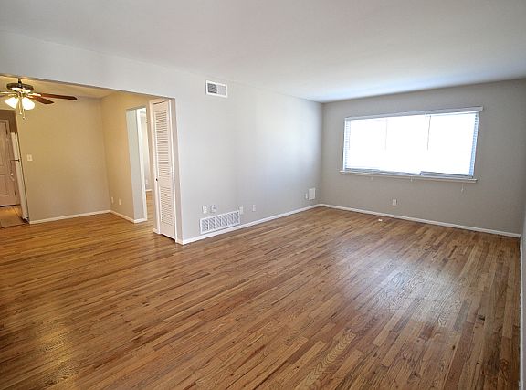 5th image of 3330-3368 Charlotte St #3356