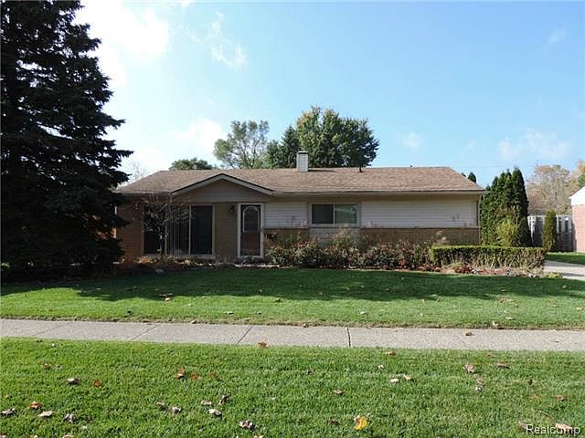 1st image of 715 Manor Dr