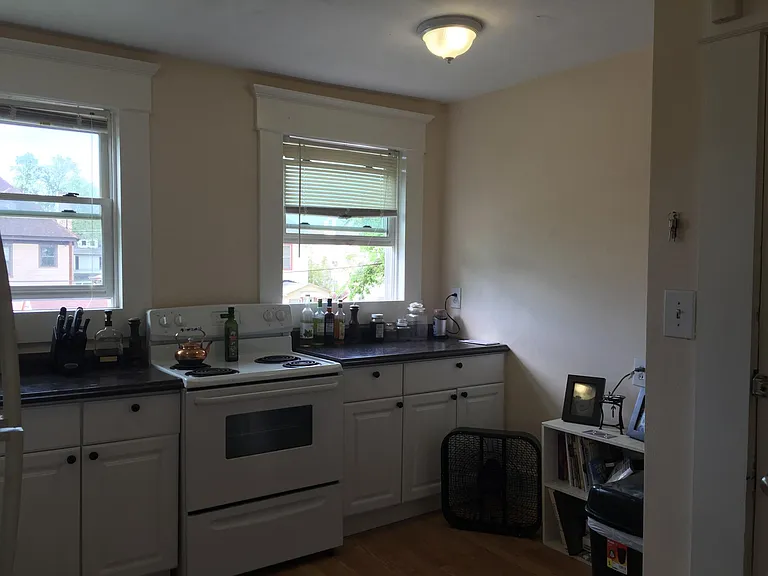 640 Day Ave SW #3 — Photo 4