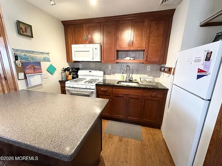 2200 Oceanfront — Photo 14