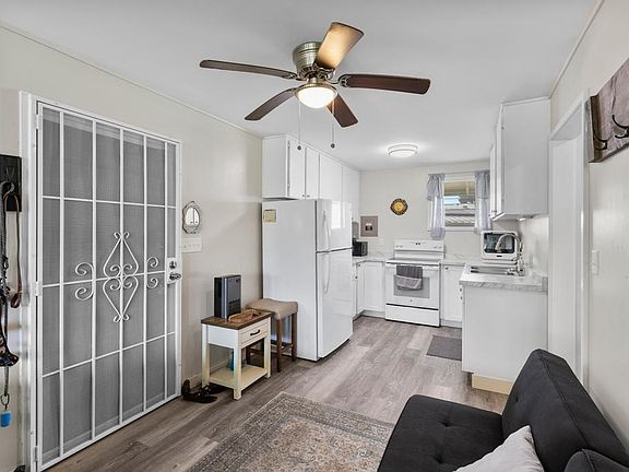 5th image of 485 Waianuenue Ave APT 249