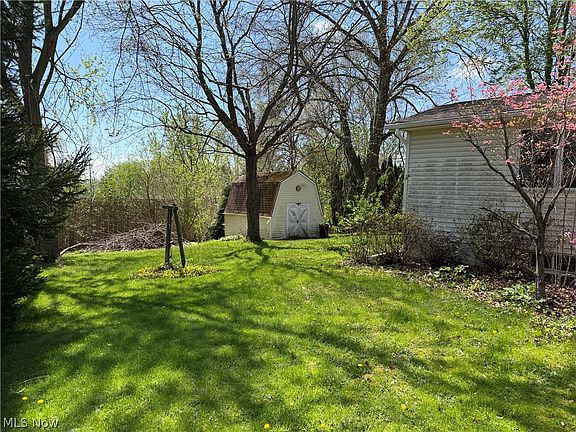 4th image of 1330 Columbus Rd