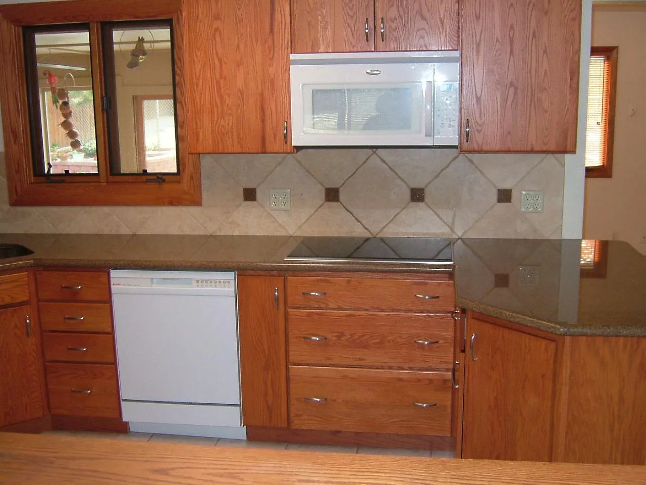 3 bed, 1850 sqft, $2,725 — Photo 4
