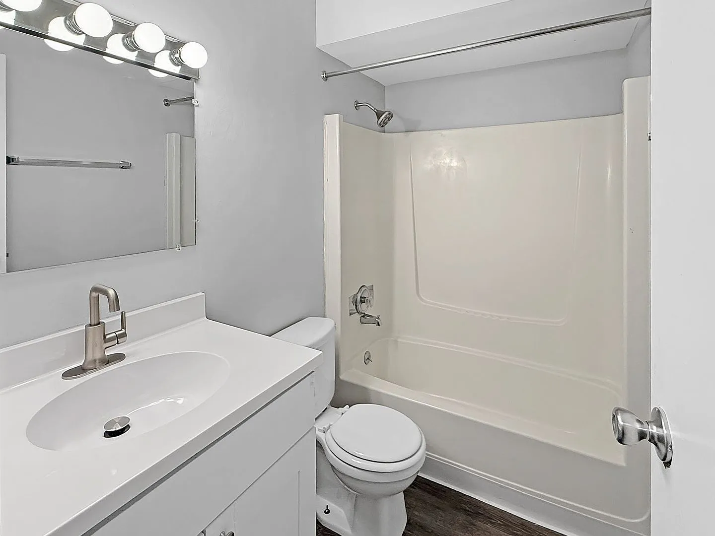 2 bed, 1.0 bath, 700 sqft, $1,325 — Photo 4