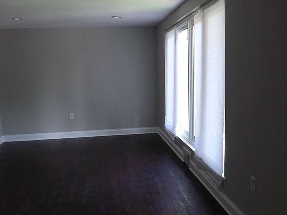 3rd image of 3806 Derby Manor Dr