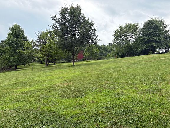 2nd image of 608 Dorseyville Rd