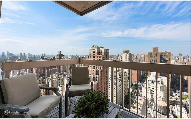 Sold by Douglas Elliman | media 3