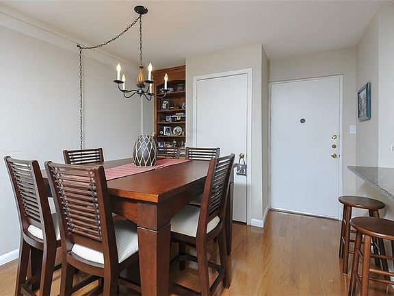 2nd image of 2302 S Manhattan Ave APT 309