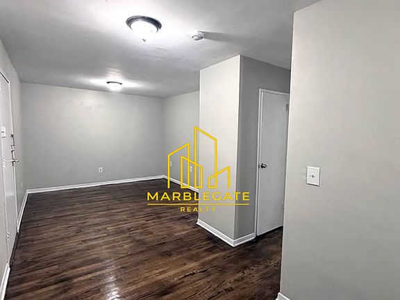 3rd image of 48 Carteret St #144