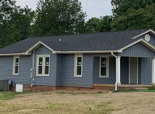 917 W Clemmonsville Rd, Winston Salem, NC 27127