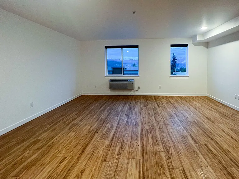 Leeward Apartments — Photo 23