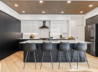 6237 King Vis SW, Edmonton, AB T6W 3Z8