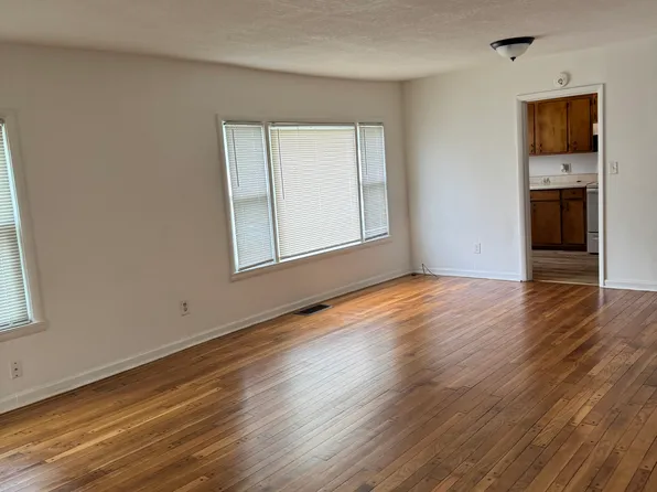 1005 SE Lafayette St, Topeka, KS 66607