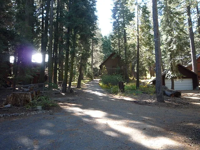 2 bed, 2.5 bath, 2100 sqft, $2,500 — Photo 3