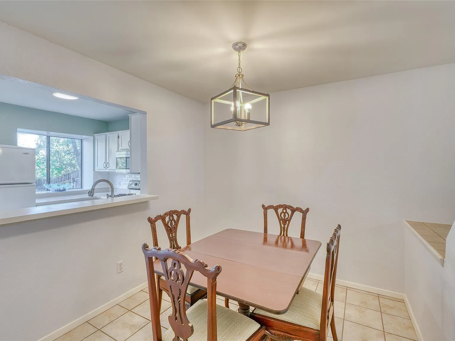 2 bed, 2.5 bath, 1042 sqft, $1,725 — Photo 4
