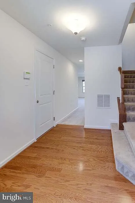 3 bed, 2344 sqft, $3,200 — Photo 3