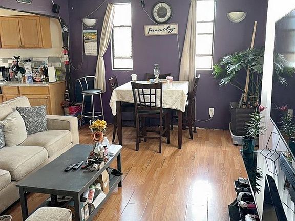 2nd image of 505 S 6th St