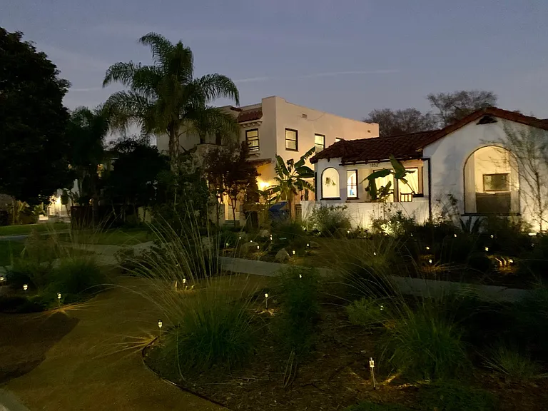 1852 S Redondo Blvd — Photo 21