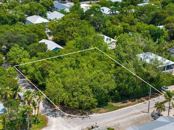 784 Bostwick Dr, Key Largo, FL 33037