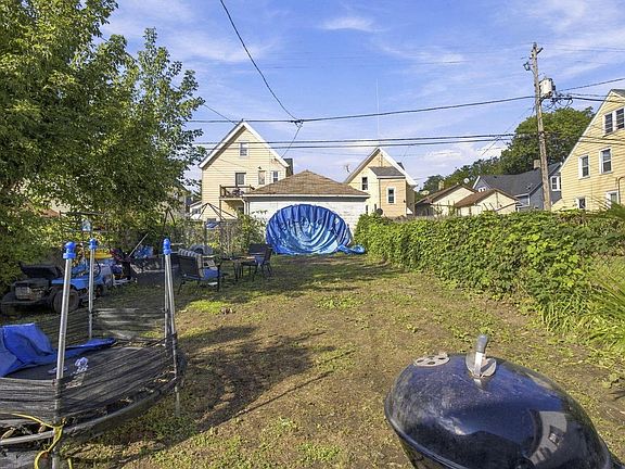 3rd image of 2512 W Rogers STREET