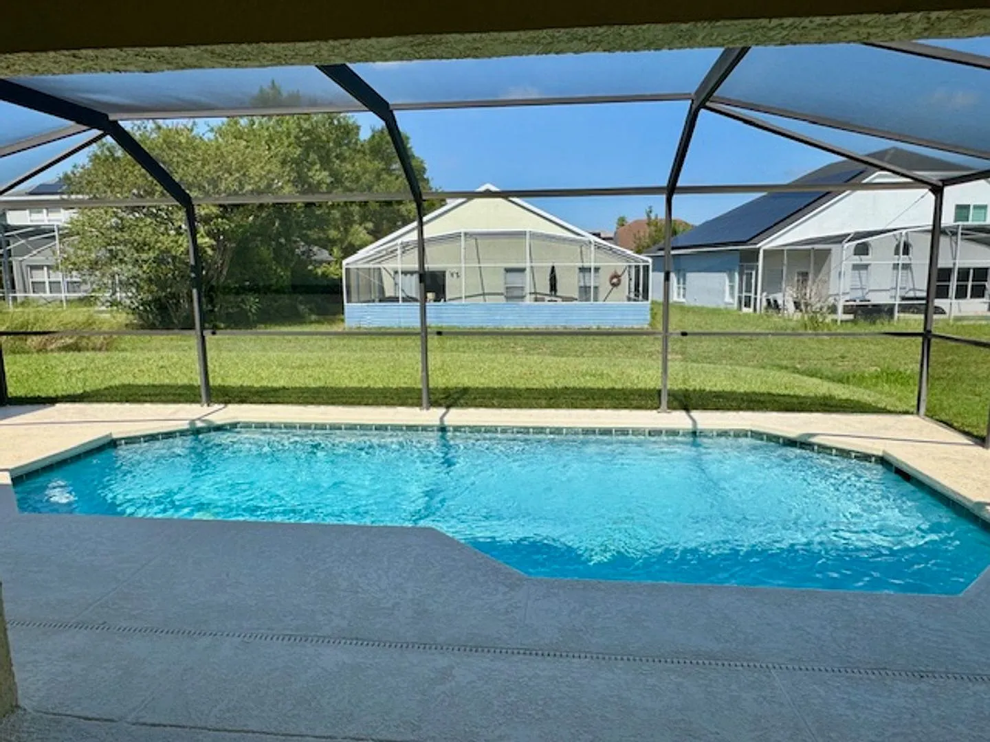 Private Pool - 4 Bedroom 2 Bath Home — Photo 3
