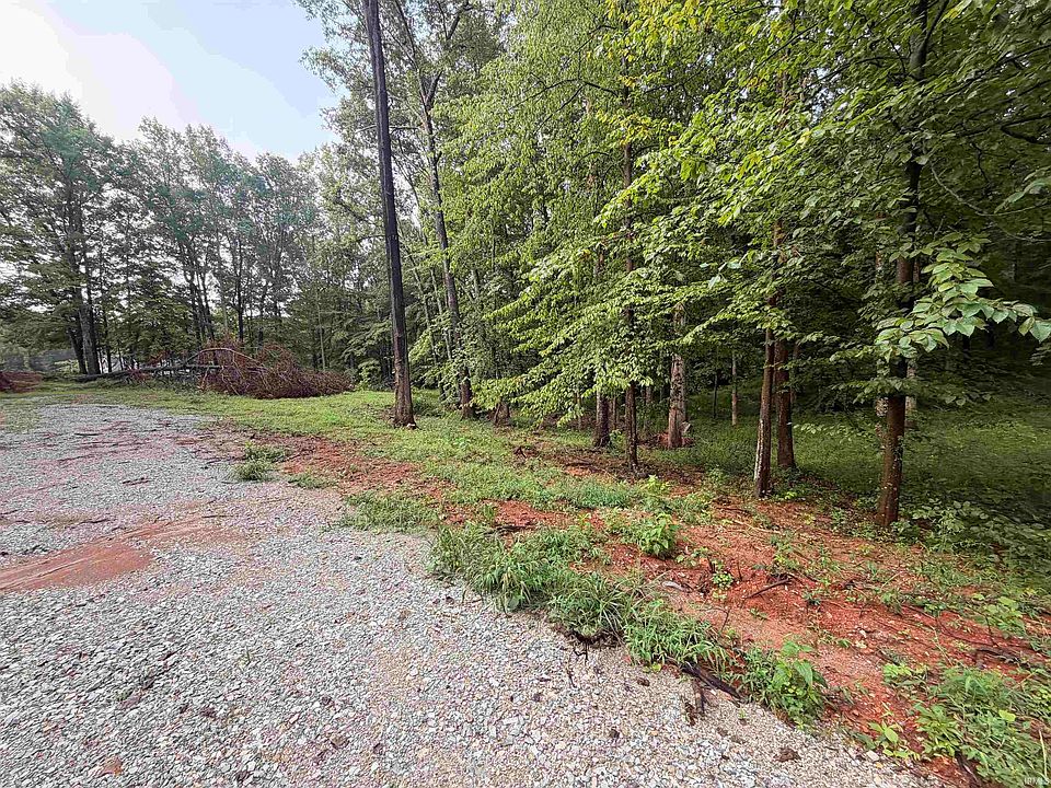 2nd image of 858 Art Gallery Rd