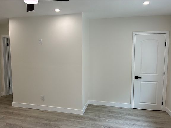2nd image of 2827 E 6th St